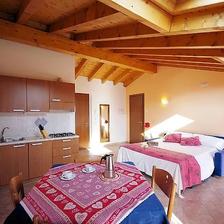 Sleeps 5 Pool Wifi Daire *